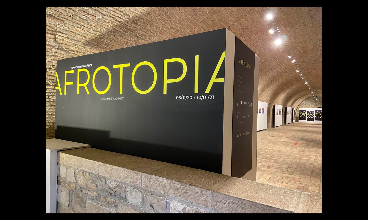 Afrotopia diseño de exposición