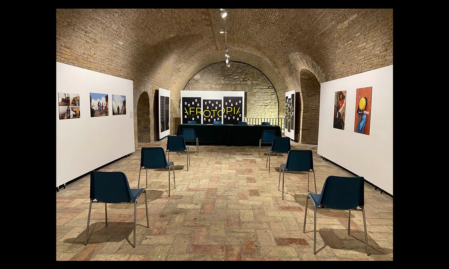 Afrotopia diseño de exposición