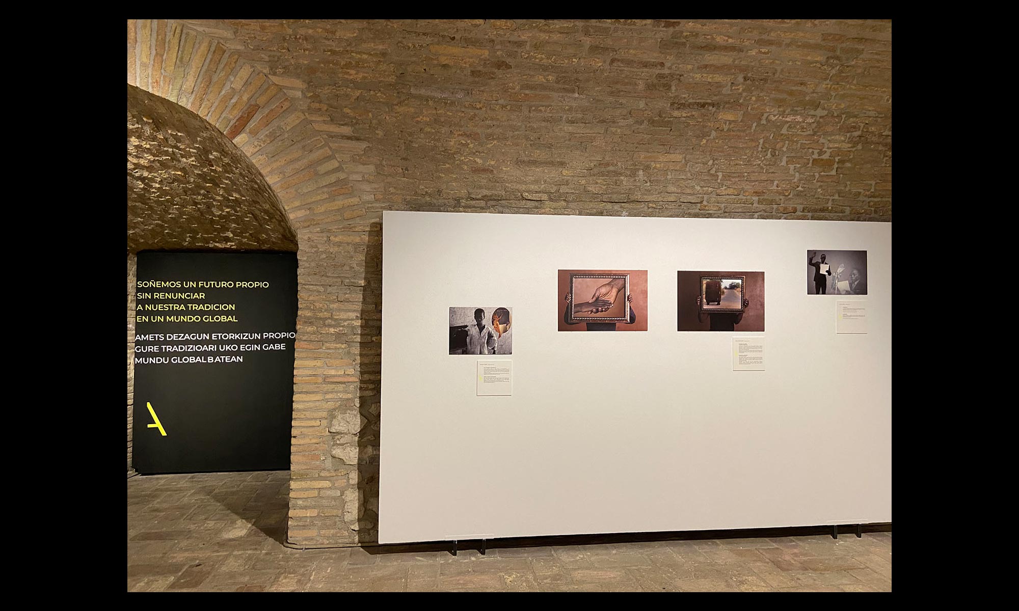 Afrotopia diseño de exposición